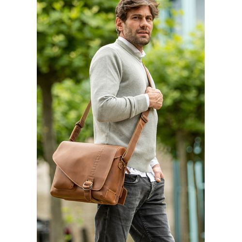 Aunts & Uncles Medium Judd Messenger Bag