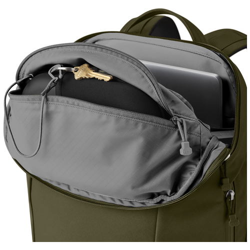 Load image into Gallery viewer, YETI Crossroads 22 L Backpack
