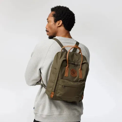 Load image into Gallery viewer, Fjallraven Kånken No. 2
