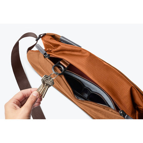 Load image into Gallery viewer, Bellroy Sling
